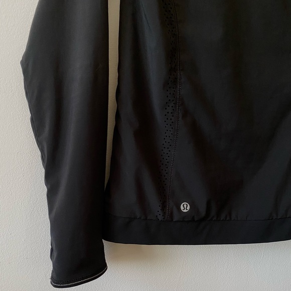 Lululemon Hit It Jacket 🍋 - Picture 6 of 9